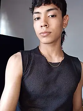 Lion_Boy18 লাইভ XXX চ্যাট