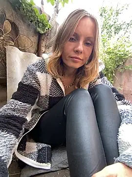 Anita-Smith Chat XXX in diretta