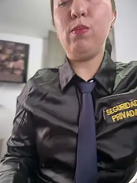 suzy-111 Show in webcam