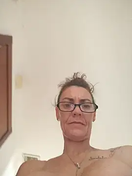 Chat +18 de Eimikuro11 ao vivo