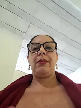 Chat +18 de regina475 ao vivo