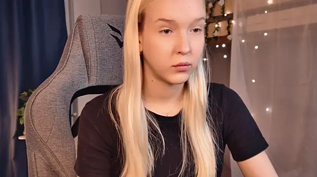 MaoqiBeverly Adlı Modelin Canlı XXX Sohbeti