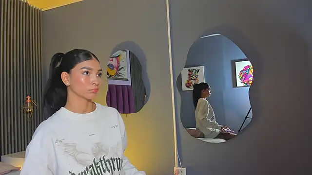 LauraAristizabal Adlı Modelin Canlı XXX Sohbeti