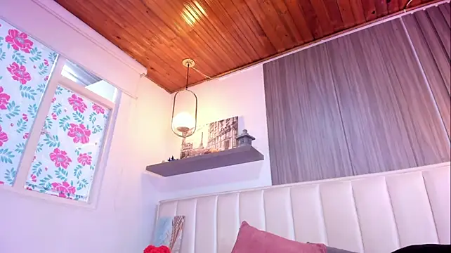 دردشة SofiCandy_ الجنسية المباشرة