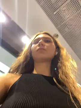 QuitieLia Chat XXX live