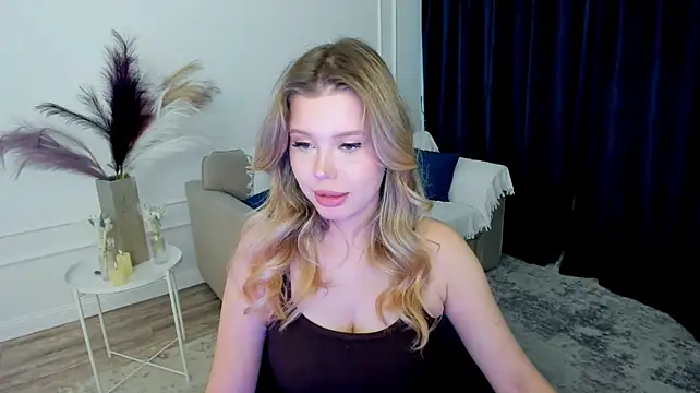 FollowLovee's Live XXX Chat