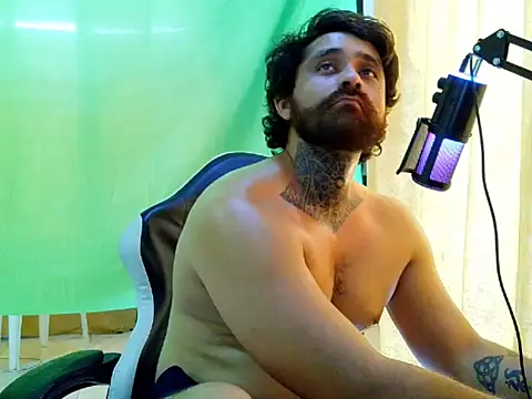 aronmiller404 Live XXX Chat