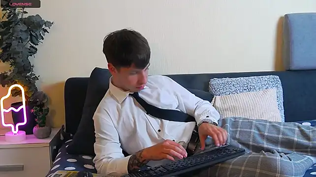 ThomasEdisonn's Live XXX Chat