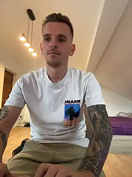Huge_cock22cm Adlı Modelin Canlı XXX Sohbeti