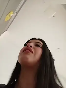 Show modela SALOME-28_ na web-kameri
