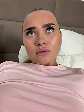 Živý XXX chat MonicaWestt