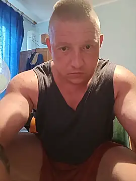 Robert198098 Live XXX Chat