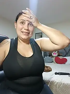 Chat +18 de Secret_Bella ao vivo
