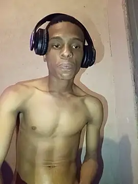 Pokazy przed kamerką – SexyCaramelDude23
