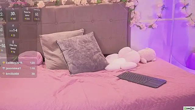 Mia_collins16 Chat XXX in diretta