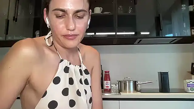 Rineliadi élő XXX-chatje