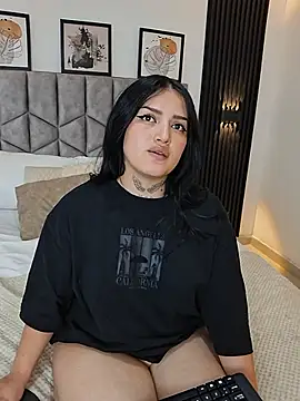 luna_ember1 Adlı Modelin Canlı XXX Sohbeti
