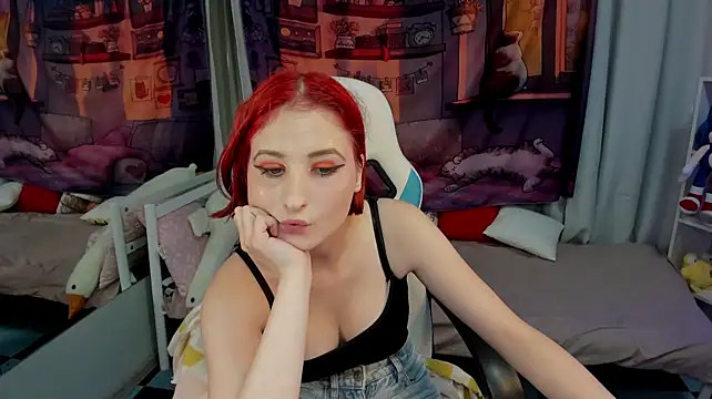KiraElwood Live XXX Chat