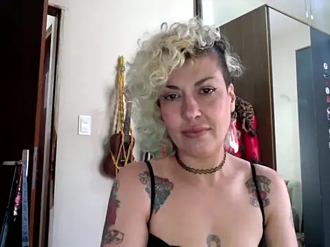 Chatroom XXX en direct de MariLouM