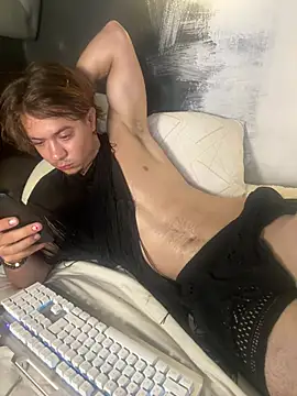 Chat +18 de AngelLatinBoy ao vivo