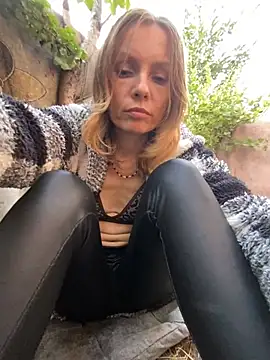 Anita-Smith 现场XXX聊天