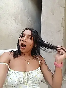 chikivivi- Adlı Modelin Canlı XXX Sohbeti