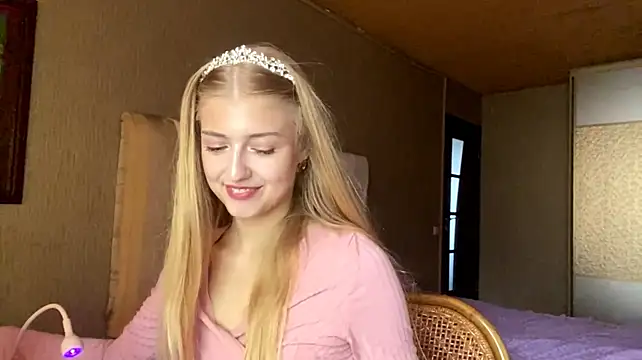 JenelleWhitehead Adlı Modelin Canlı XXX Sohbeti
