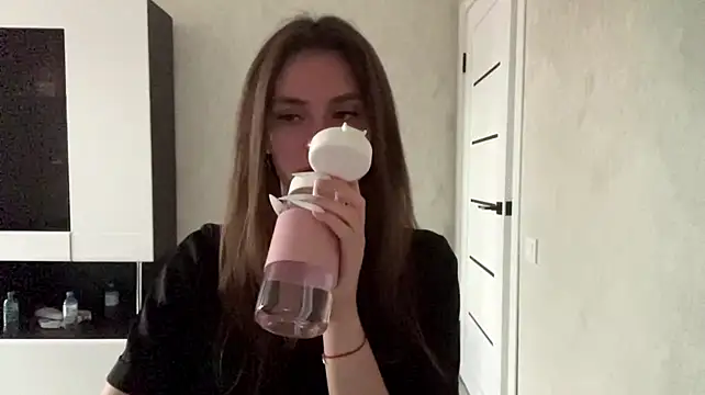 NoemiHimmeI Adlı Modelin Canlı XXX Sohbeti