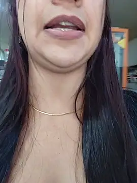 Layla-daring Chat XXX in diretta