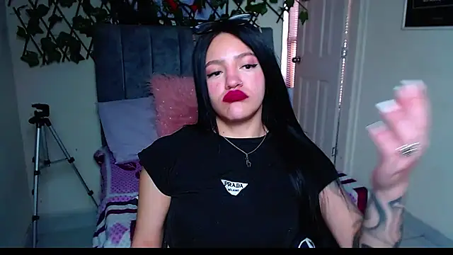 Violettasquirt's Live XXX Chat