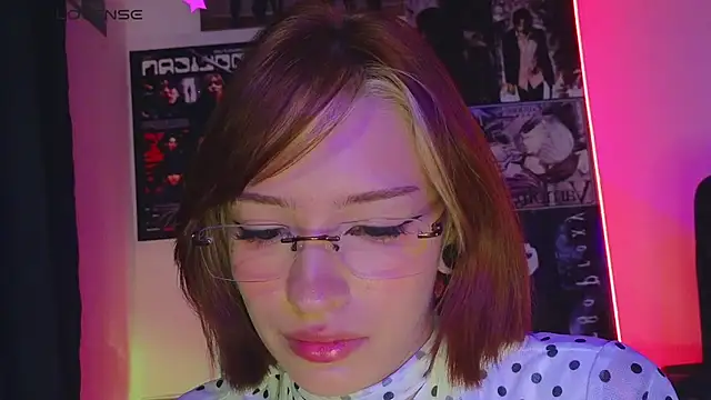 Moonlightt_21's Live XXX Chat