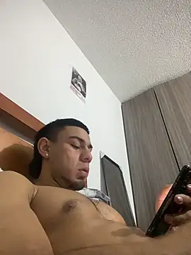 Taylor_DiamondBoy's Live XXX Chat