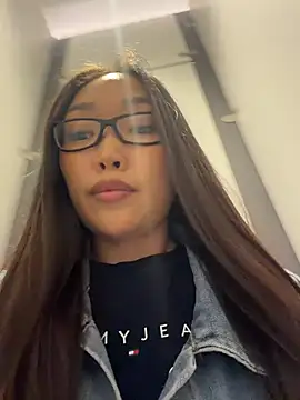 trytomakememoam Chat XXX in diretta