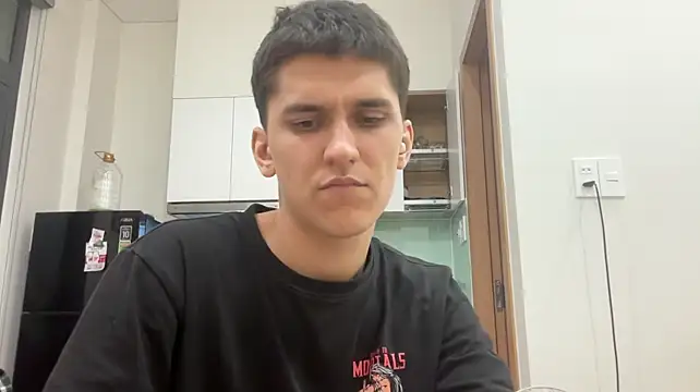 Chat +18 de Adrian_Coles ao vivo