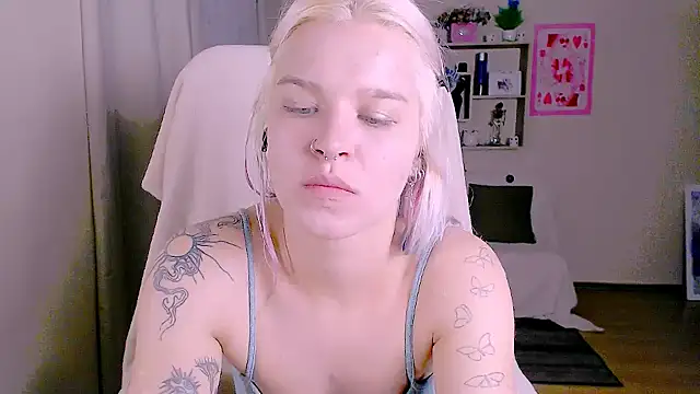 Hot_Blonda élő XXX-chatje