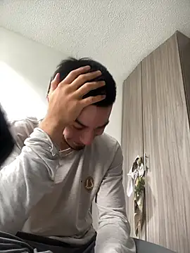 Taylor_DiamondBoy élő XXX-chatje