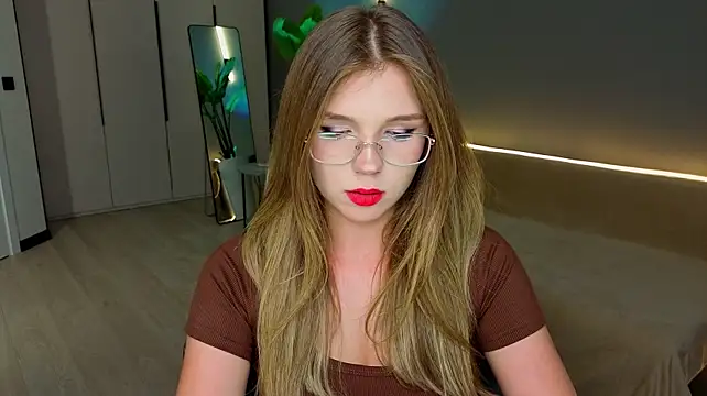 linakorvin's Live XXX Chat