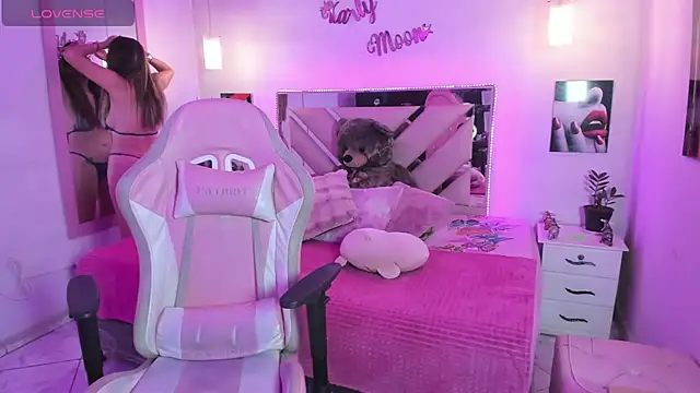 Karly_moon Chat XXX in diretta