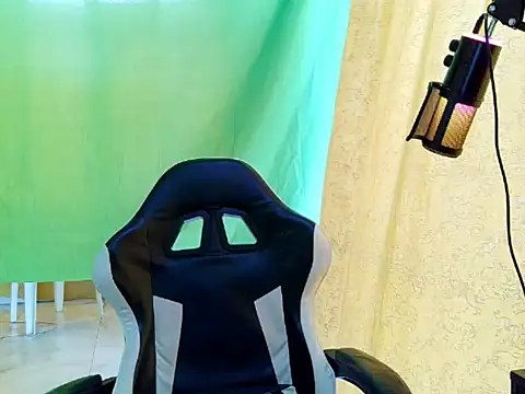 aronmiller404 Live XXX-Chat