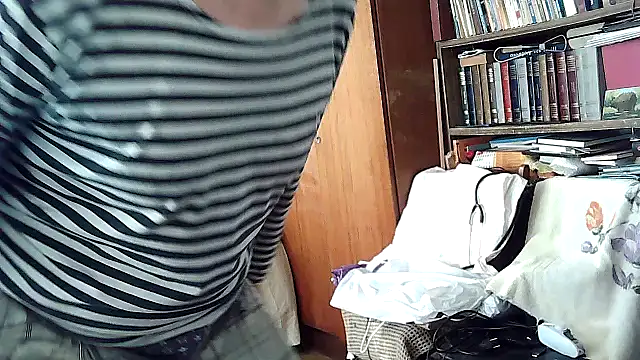 Pokaz2020's Live XXX Chat