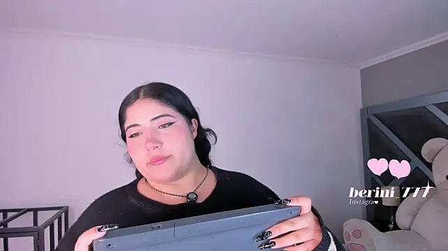 AmberiniHoffman's Live XXX Chat