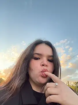 SnowWhiteSin's Live XXX Chat