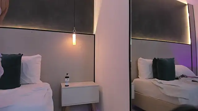 mia_slora Chat XXX in diretta