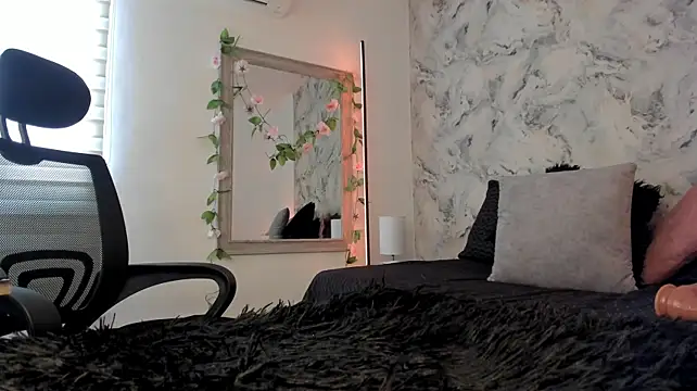 Chatroom XXX en direct de Bella_desi_