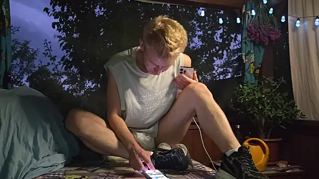 Vuitton live XXX chat