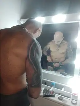 XXX chat uživo modela LILITHMADAME