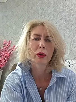 Chatroom XXX en direct de stellahere8