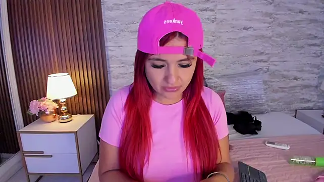 XXX chat uživo modela AndreaPink2024