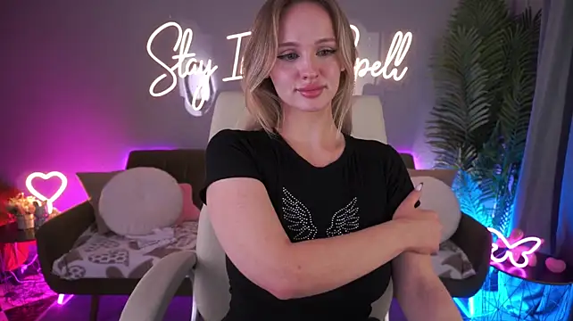 LylaYeess' Live XXX Chat