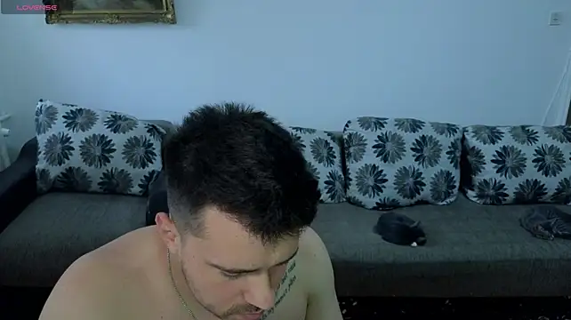 JohnnyStepBro Chat XXX in diretta